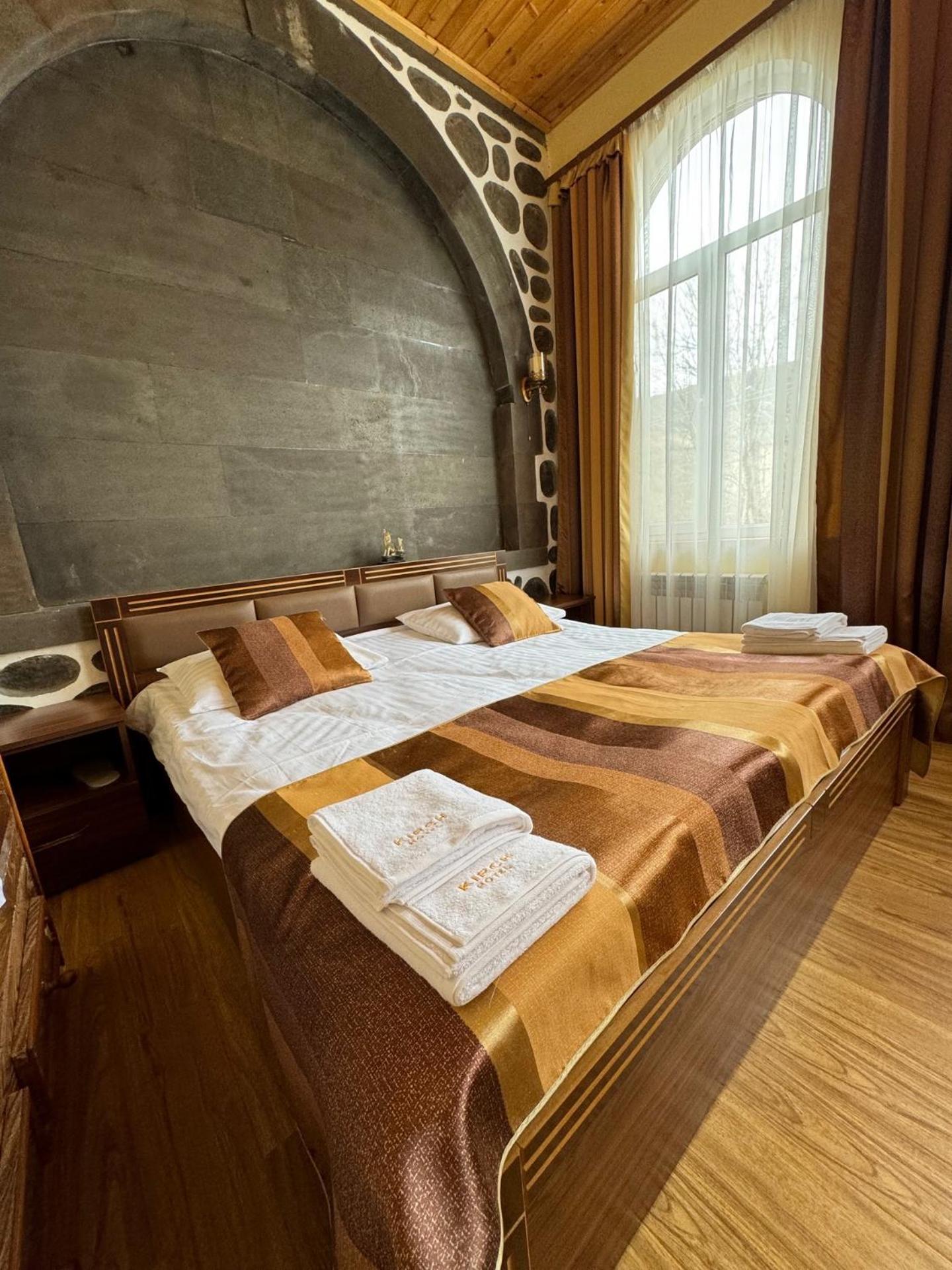 Kirch Hotel & Restaurant Goris Exterior photo